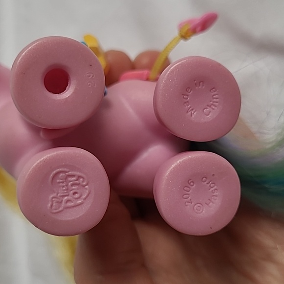 My Little Pony G3 Rarity the Unicorn - Picture 5 of 8